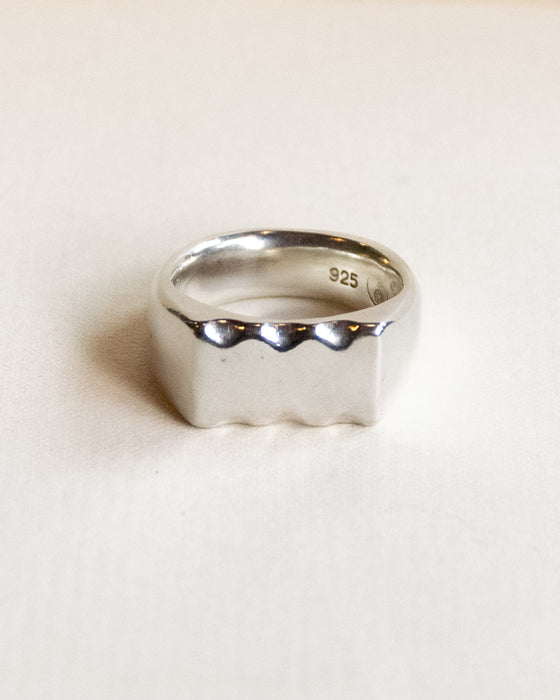 Wavy Signet Ring