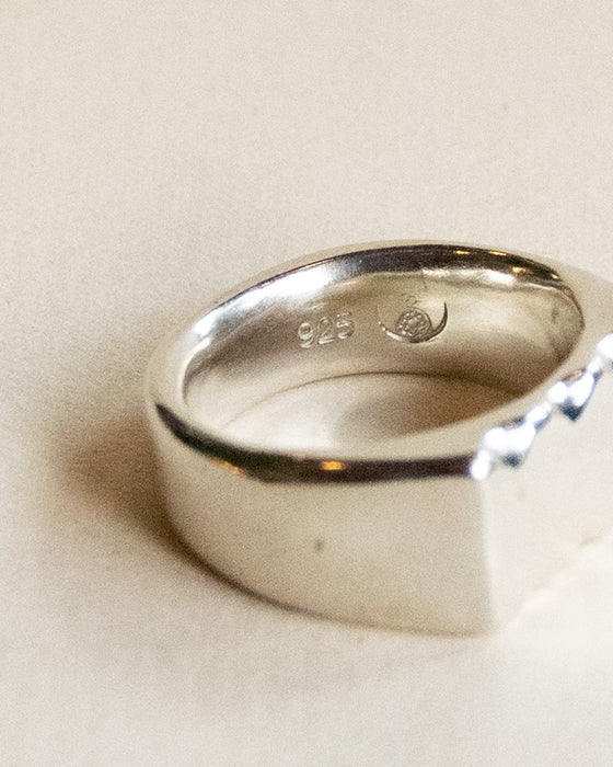 Wavy Signet Ring