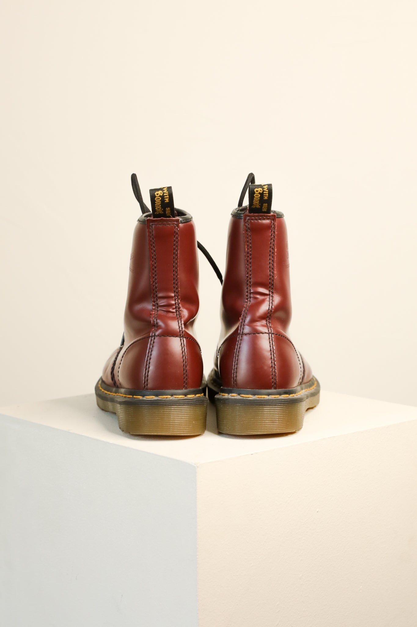 Dr martens cherry vs oxblood online